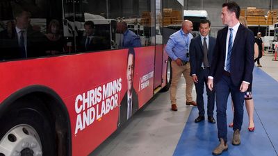 New South Wales Labor suffers election bus mishap, as campaigning goes west four days out from vote