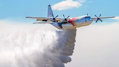 American pilot felt pressure from NSW Rural Fire Service to fly during 2019-20 fires, inquiry hears