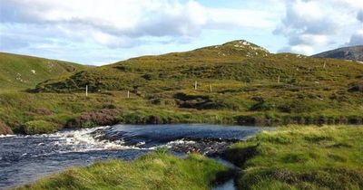 Stunning secluded Scottish island estate seeking couple for summer job