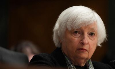 Janet Yellen pledges to protect depositors at smaller US banks