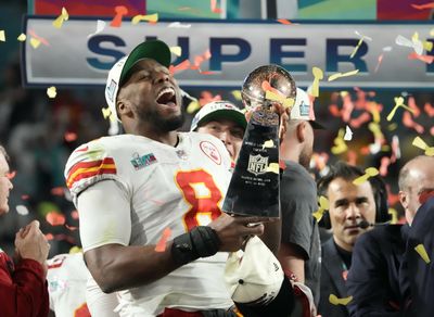 Chiefs DE Carlos Dunlap to be honored with a parade in hometown