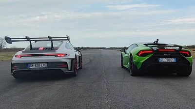Huracan Tecnica Has Big Advantage Over 911 GT3 RS In Drag Race