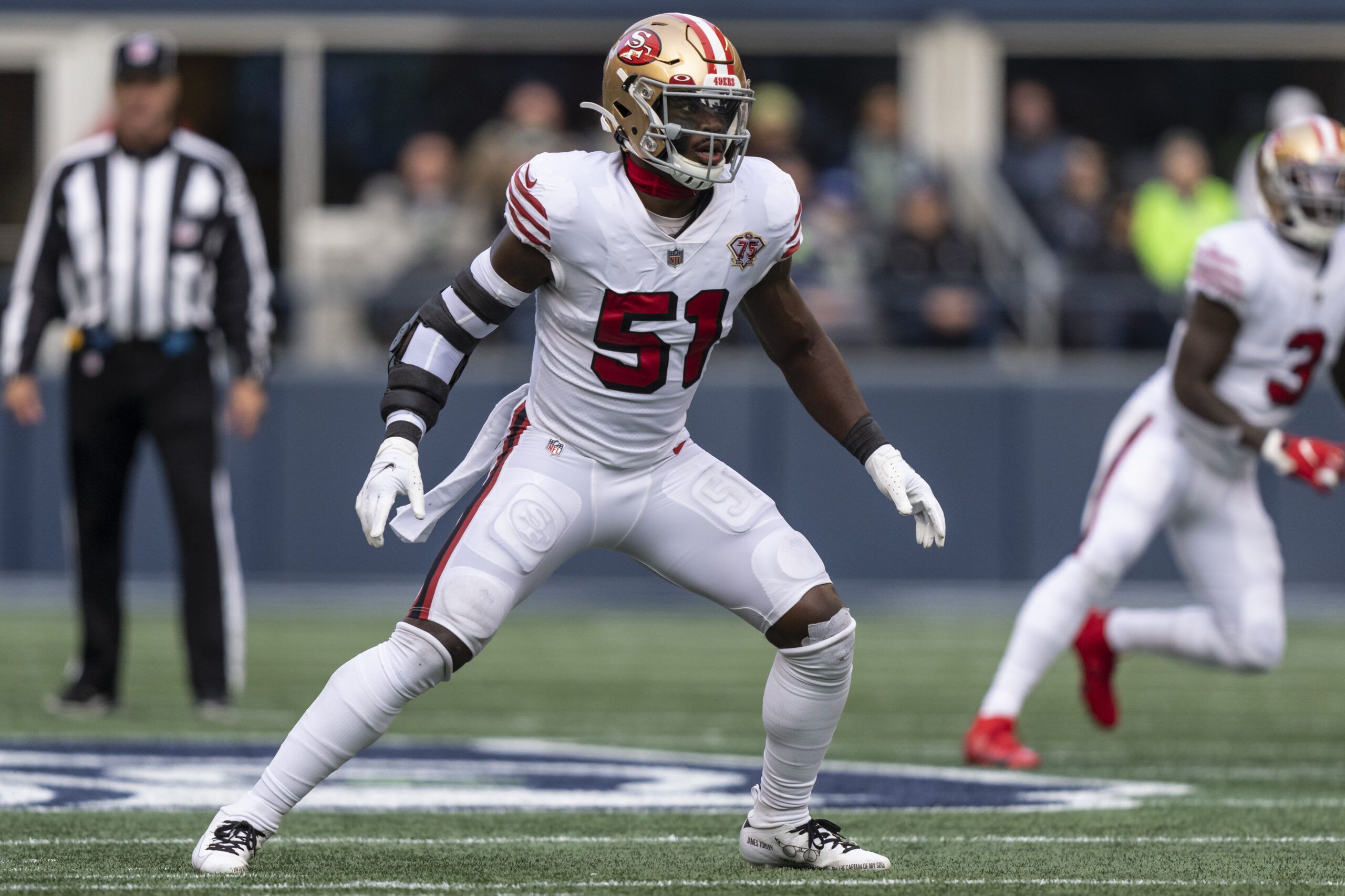 Report: Former 49ers LB Azeez Al-Shaair signs with the Tennessee