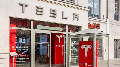 Fastest-Growing Companies Tesla, Chipotle Lead The Pack With Great Charts