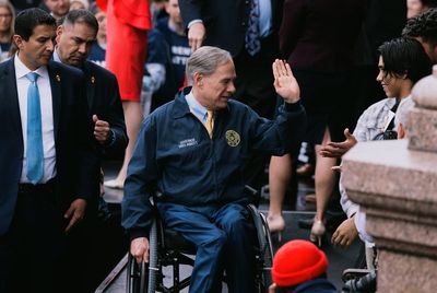 Gov. Greg Abbott organizes “school choice” rally at the Capitol