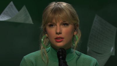 A Young Man Proposed To His Girl While Taylor Swift Performed ‘Love Story.’ Now, The TikTok Is Going Viral