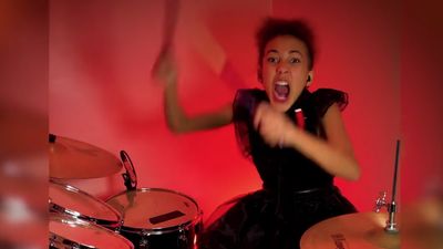 Nandi Bushell pays tribute to Meg White with screaming Seven Nation Army cover
