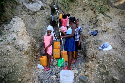 AP PHOTOS: World's water in focus as clean supplies squeezed