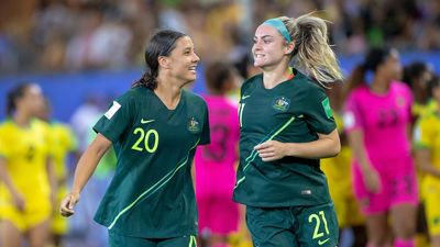 Returning from her ACL injury, Matildas star Ellie Carpenter is ready to tackle Sam Kerr in UWCL