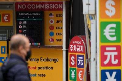 Asian shares advance on back of Wall Street rally