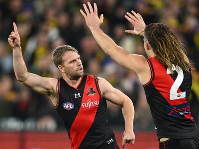Stringer fit, but clouds form over Bombers forwards