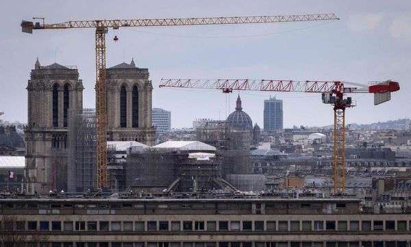French-language activists sue over Notre Dame signs