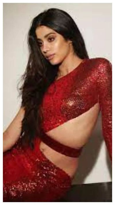 10 Sensuous Sequin Outfits Of Jahnvi Kapoor