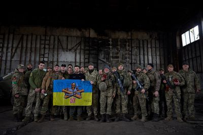Zelenskiy visits troops near frontline city of Bakhmut