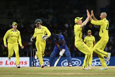 Yadav fails again as Australia stun India to win ODI series