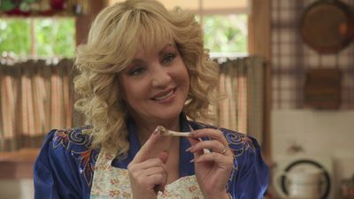 Wendi McLendon-Covey Gets Honest About Jeff Garlin’s The Goldbergs Exit: ‘It Was A Long Time Coming’