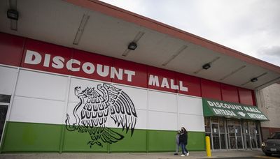 Discount Mall vendors sue owner, management