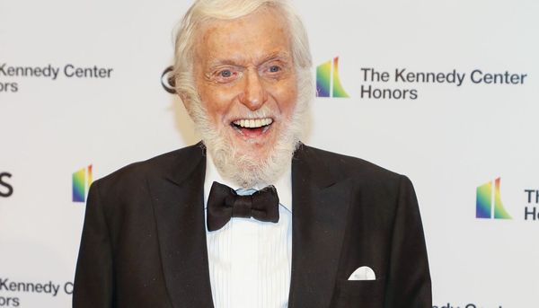 Dick Van Dyke crashes car in Malibu, suffers minor injuries