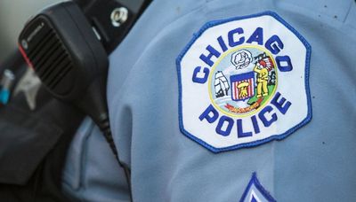 4 Chicago cops placed on desk duty amid allegations seized guns were mishandled