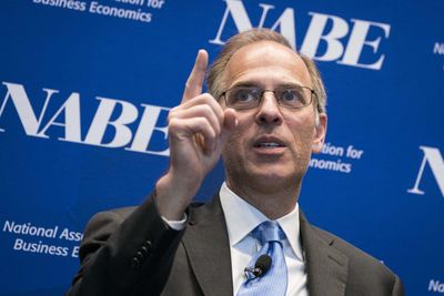 Moody's Mark Zandi: Fed's rate hike is 'disappointing'