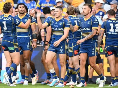 Moses knocks back rivals, staying put at Parramatta