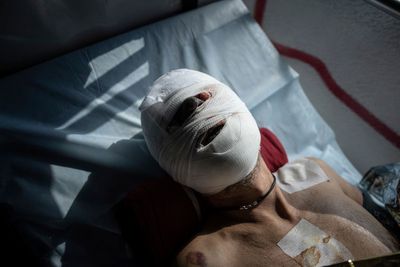 'On tour in hell': Wounded Ukrainian soldiers evacuated