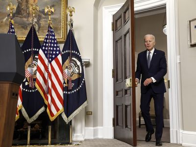 Teetering banks put Biden between a bailout and a hard place ahead of the 2024 race