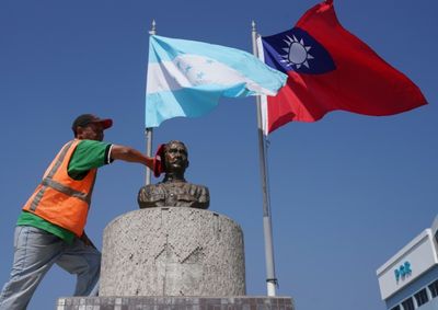 Taiwan recalls ambassador to Honduras over FM's China visit