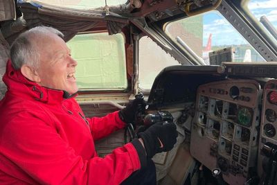 Care home residents surprised with trip to see planes they flew as RAF pilots