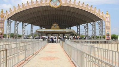 Andhra Pradesh CM to present pattu vastrams at Vontimitta temple on April 5