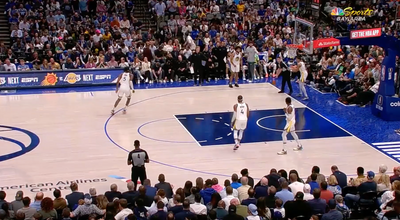 Mavs Being on Wrong End of Floor Led To Hilariously Easy Basket for Warriors