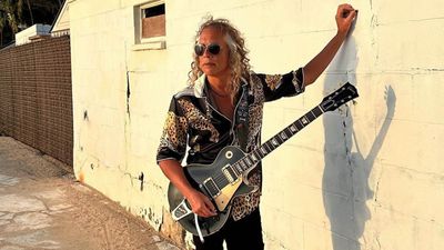 Kirk Hammett just bought one of the rarest Les Pauls ever made – a Factory Black ’59 Les Paul Standard