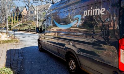 US Amazon driver delivers package during police standoff, viral video shows