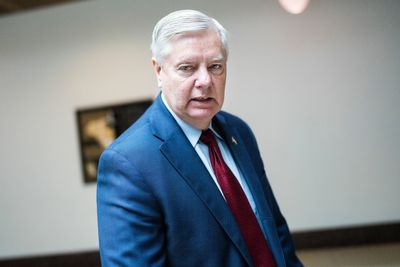 Ethics Committee admonishes Graham for fundraising in Senate building