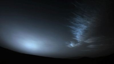 Perseverance rover snaps gorgeous shots of drifting predawn clouds on Mars (photos)