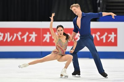 Chock, Bates lead ice dance at world figure skating worlds