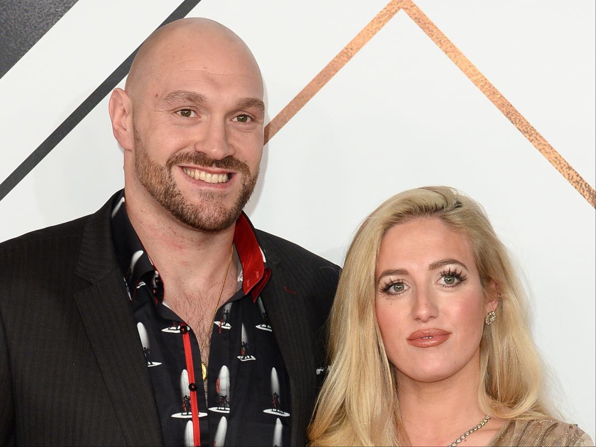 Tyson Fury announces wife Paris is pregnant with…