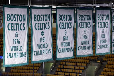 ESPN’s Tim Bontemps picks his all-time Boston Celtics starting five