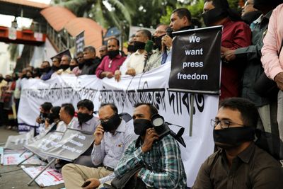 Bangladesh investigative journalist’s brother ‘beaten with rods’