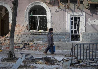 Thousands of civilians 'at the limit of existence' in Ukraine's Bakhmut, Red Cross says