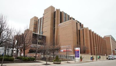 Major Chicago hospital group to drop mask requirement, ease visitor limits