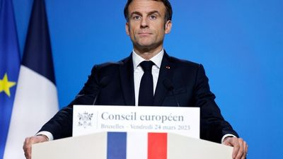 Pension reform: French government will not 'yield to violence', says Macron