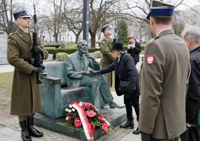 Poland honors citizens who helped Jews during Holocaust