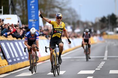Wout van Aert sprints to win from an elite trio at brutal edition of E3 Saxo Classic