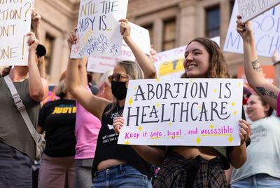 Some Texas groups resume funding out-of-state abortions after court ruling