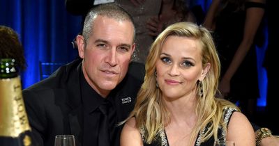 Reese Witherspoon DIVORCES husband of almost 12 years days before anniversary