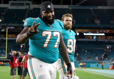 Former Dolphins DL John Jenkins signs with Raiders