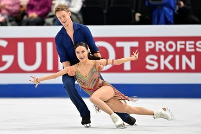 Chock, Evans claim ice dance world gold despite slip