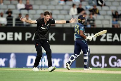 New Zealand's Shipley tears through Sri Lanka in 198-run ODI thrashing