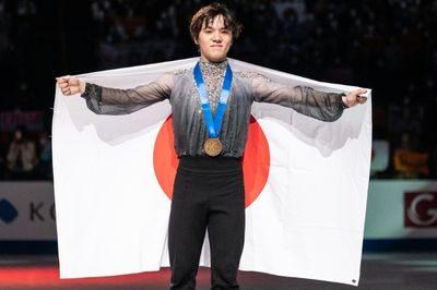 Relieved Uno retains world figure skating title